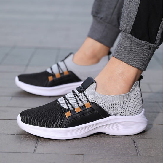 Mesh Surface Student Travel Shoes Flyknit Comfortable Lightweight Soft Sole